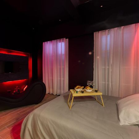Suite Deluxe - Jacuzzi Melun Extérieur photo