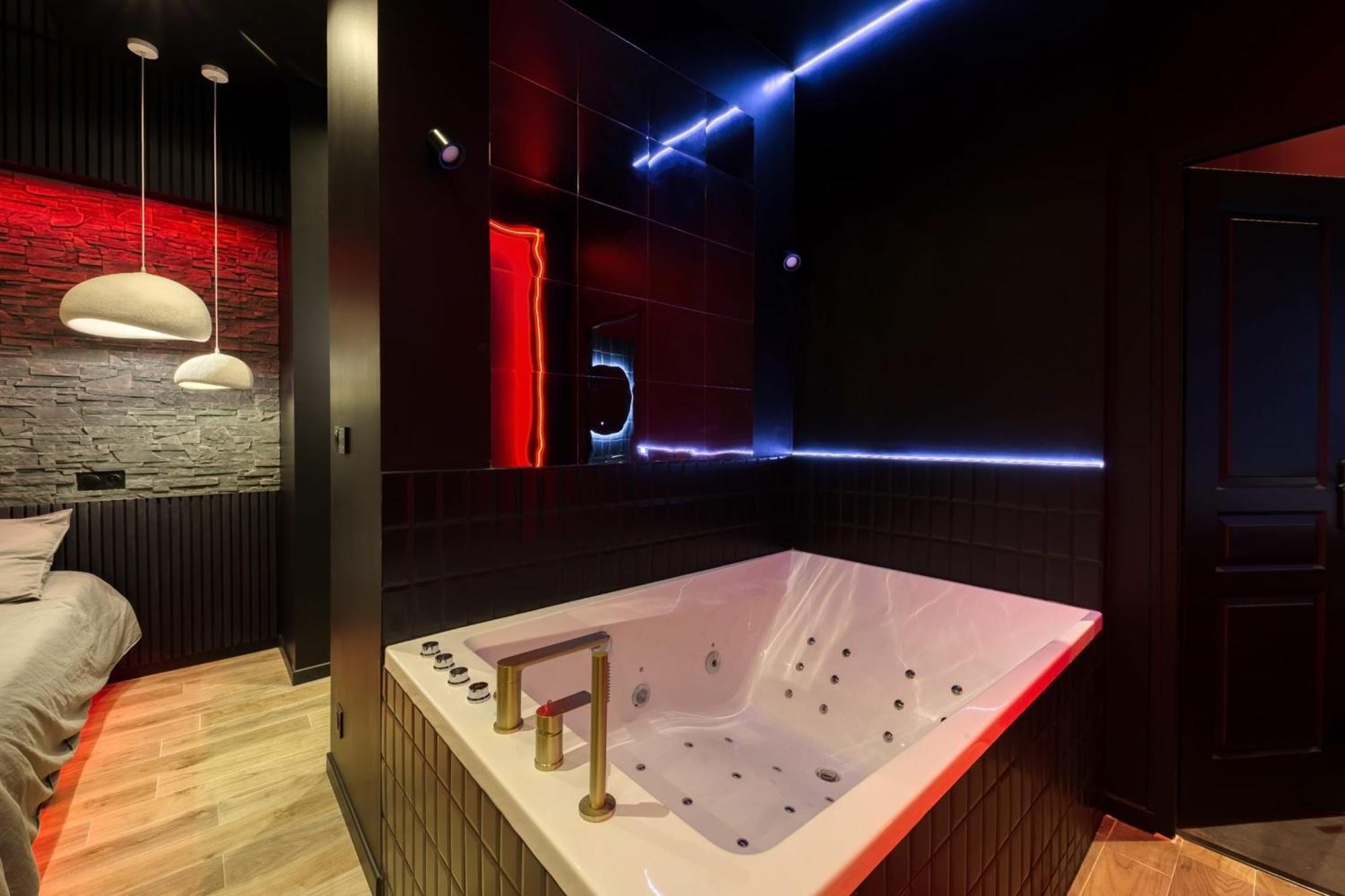 Suite Deluxe - Jacuzzi Melun Extérieur photo